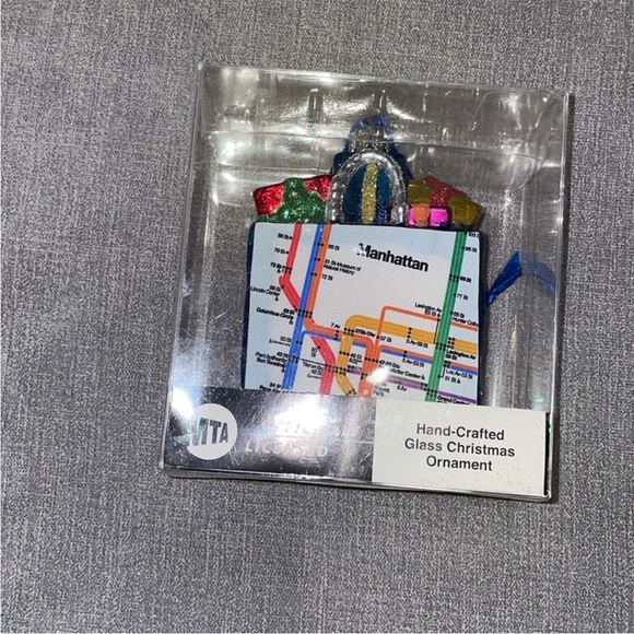 Kurt Adler Metropolitan Transportation
Manhattan Ornament - Picture 5 of 5